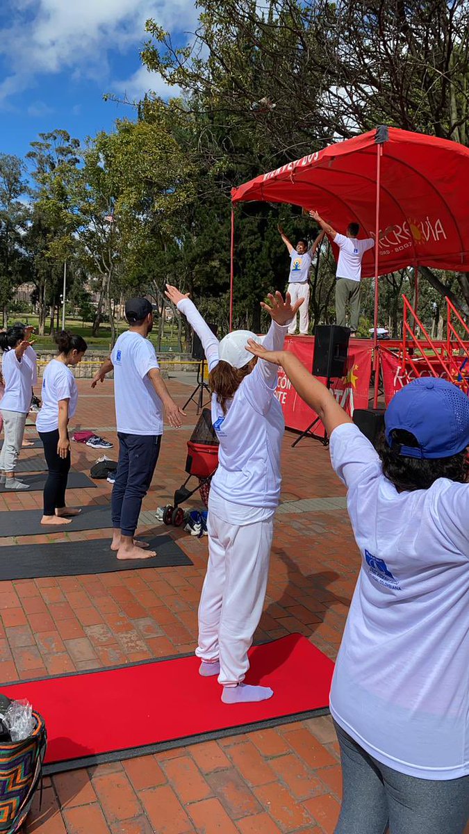 IndiaEmbBogota's tweet photo. 🇮🇳🇨🇴@IndiaEmbBogota junto con el @IDRD conmemora el #IDY2023🧘 en los puntos de actividad física de la recreovía, en #Bogotá 🇨🇴🇮🇳 #ParqueTimiza
#YogaforVasudhaivaKutumbakam #Ayush #AmritMahotsav #IndianDiplomacy #YogaDay
@MEAIndia @iccr_hq @moayush @AmritMahotsav @IndianDiplomacy https://t.co/gbU4Nd623I