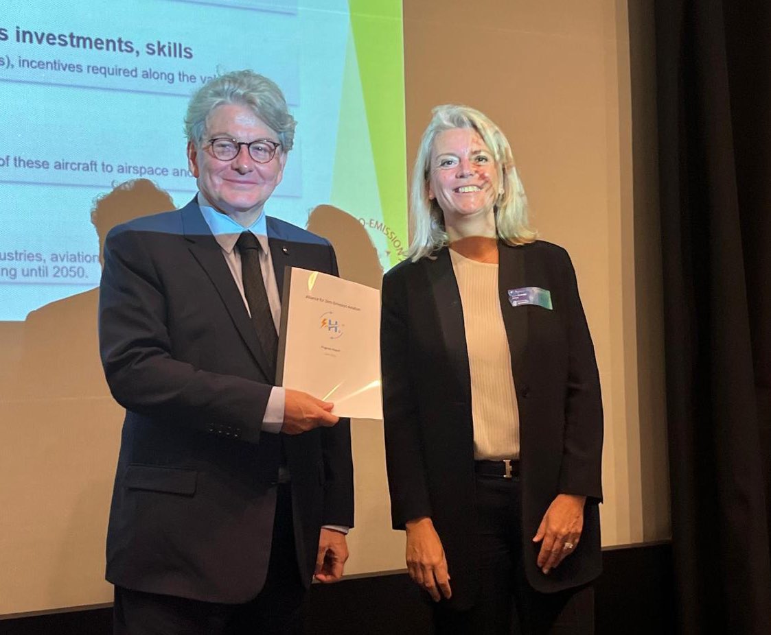 ThierryBreton's tweet photo. The advent of electric and hydrogen aircraft is closer than anticipated ✈️
Remarkable progress by the Alliance for Zero Emission Aviation #AZEA
From honing skills to securing finance, managing networks, and accessing zero-carbon energy, #CleanAviation is moving forward!
#SIAE https://t.co/KP3kP3U006
