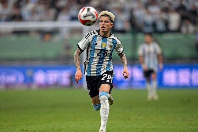 Bla bla bla... 🤫 tweet media