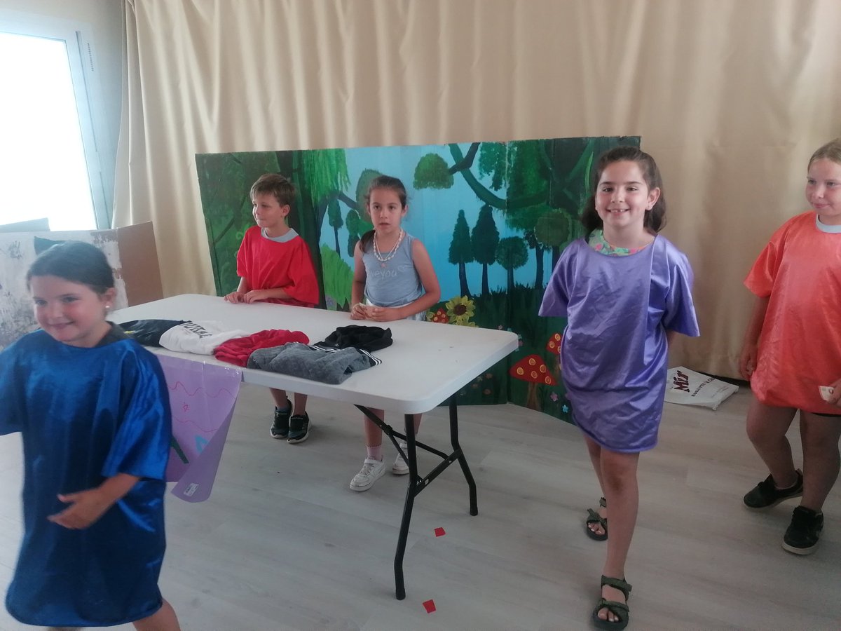 Escola Vall-llobrega tweet media