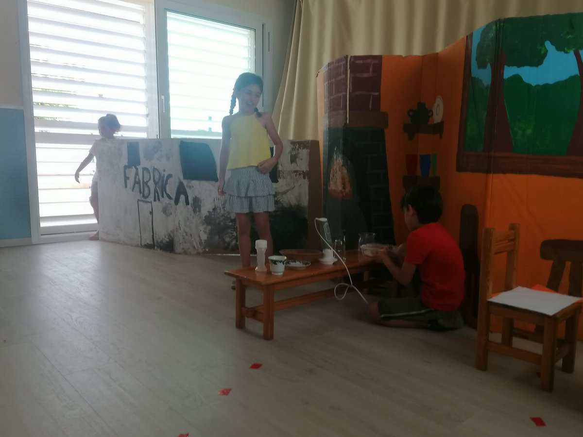 Escola Vall-llobrega tweet media