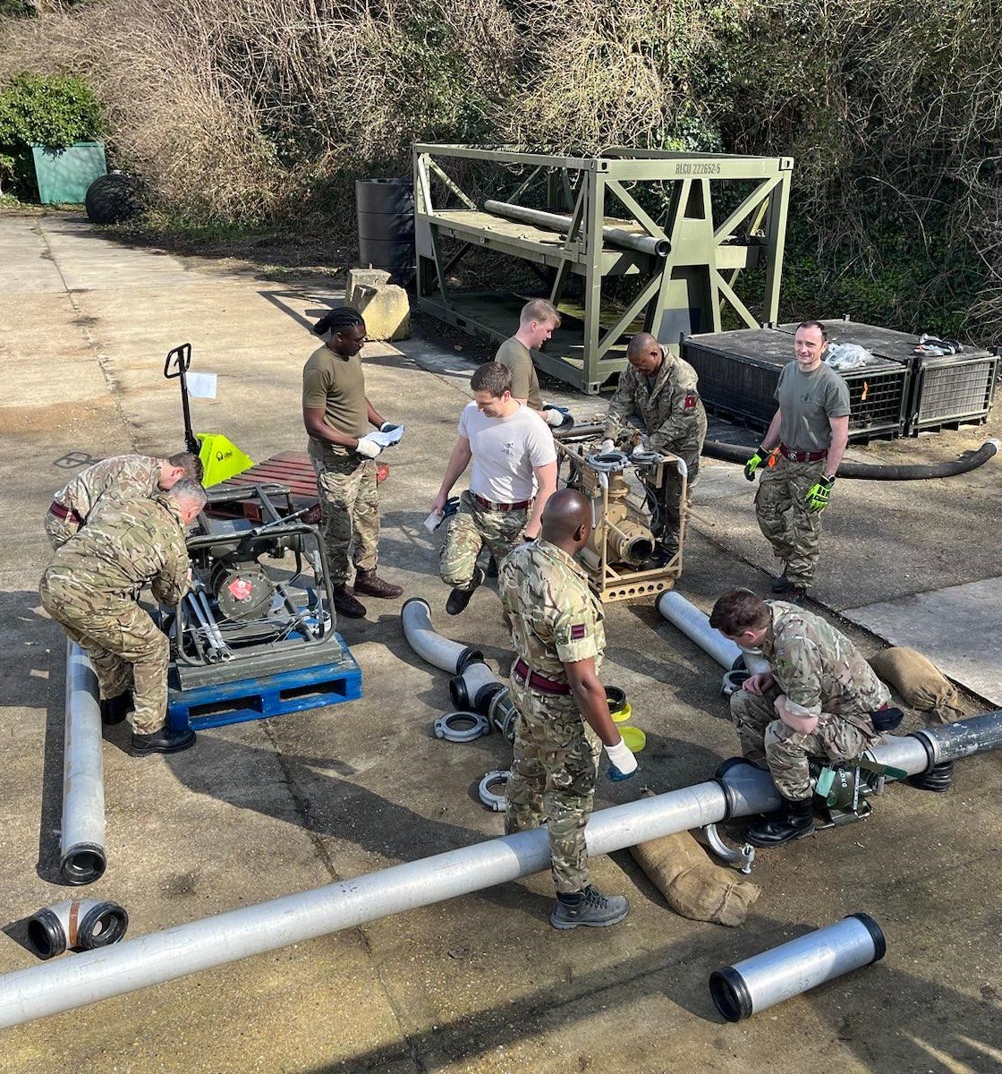 Members of 503 STRE constructing an Enhanced Storage Module (ESM) on a standard training weekend conducted to boost capability in supporting  Bulk Fuel
#RoyalEngineers #Ubique #SappersLeadTheWay