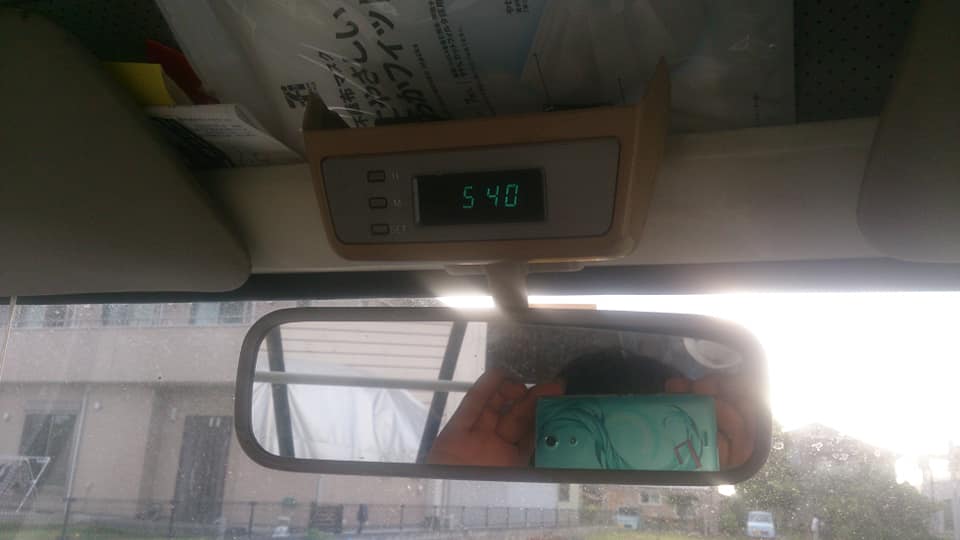 CROWN_BAKA's tweet photo. いくら装備されてる時計が壊れてるからって理由でクラウンの廃車部品を軽トラに移植考えて実践しちゃった時点でヲワってますな・・・。(爆)
そもそもホンダ車にトヨタ車の部品を移植カスタムすること自体が邪道とも言われてるからな〜。(汗)
#TNアクティ
#ビッグキャブ
#TA
#クラウン
#MS125
#GS121 https://t.co/Cl9tU4Sx31