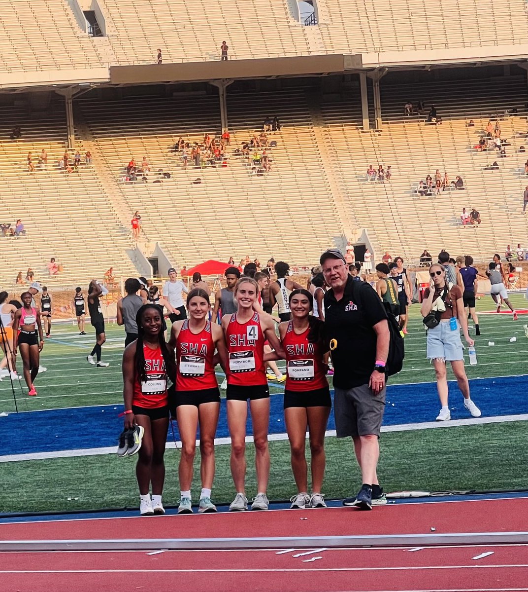 sha_trackies's tweet image. SHATF the SMR Juliette,Mackenzie, Jianna and Maya, had a great day and ran a good time to finish our day at the NBON. ⁦@SHA_Sharks⁩ shout out to coach Redding for coming down and helping out.