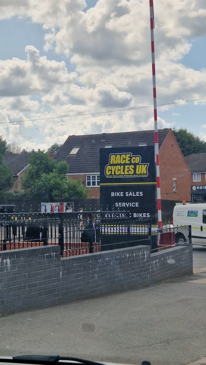 HalesowenWMP's tweet image. Officers conducting post Schools patrols on Stourbridge Rd after reports of ASB. NHT will be continuing to monitor the area keeping local shops/school leavers/public safe #preventative #communityintelligence #yousaywedo #oneteam
