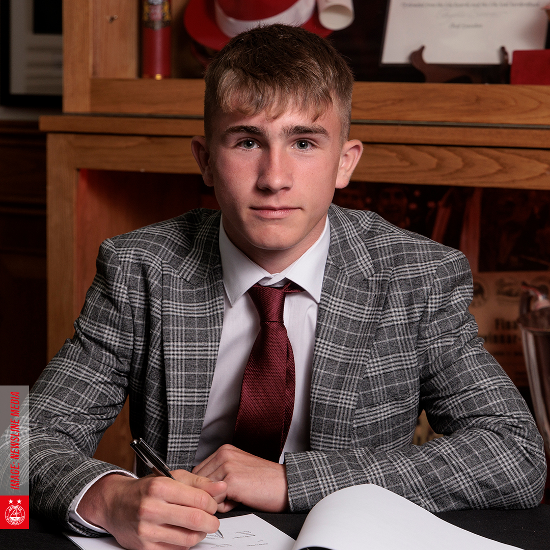 AberdeenFC's tweet photo. The Class of 2⃣0⃣2⃣3⃣.

Meet the @AberdeenFCYouth Academy players who have signed their first full-time contracts with the Dons 🤝