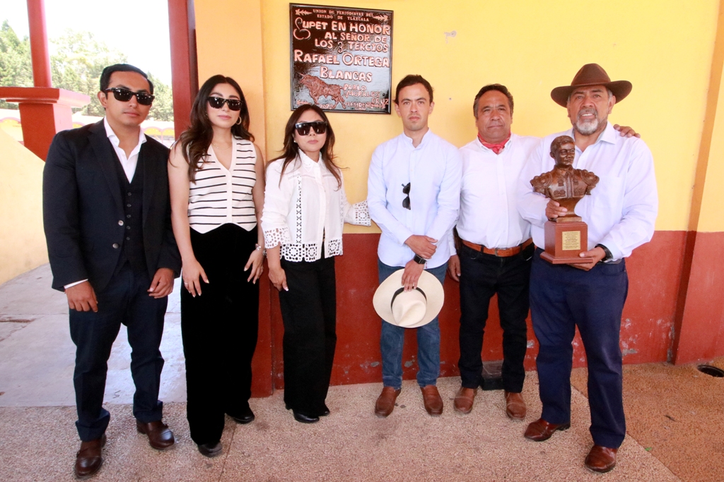 Connexiones's tweet image. #UPET #Taruinas Diego San Román triunfa en La Corrida de la Prensa en Apizaco