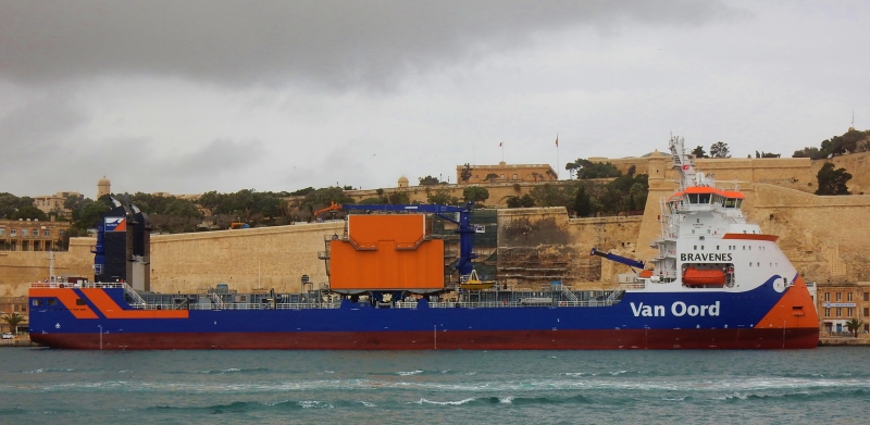 strongwellmc's tweet photo. This week's project focus is on a marine vessel project. #Madeinusa #COMPOSOLITE and #DURAGRID phenolic were used in a state of the art rock installation vessel to address weight savings and corrosion resistance. https://t.co/MtzDKLz9d4 https://t.co/TIjRkORvW8