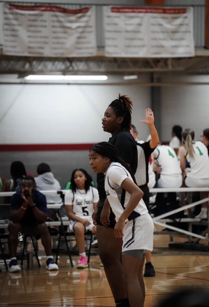 Hypesouth Media & Athletics (@hypesouthmedia) on Twitter photo Reigning <a href="/HypesouthMedia/">Hypesouth Media & Athletics</a> Ms. Middle Georgia Basketball Janaye Walker <a href="/janayeee_w/">Janaye Walker</a> (black uni) was a terror all weekend with her back to the basket
Coaches consistently filled the baseline <a href="/girlsgbcalive/">GBCA Girls Live Event</a> to keep tabs on the 6-foot-3 post.
📸 <a href="/ShotbyMonii/">ShotByMonii</a>
hypesouth.com/2022-23-hypeso… Reigning <a href="/HypesouthMedia/">Hypesouth Media & Athletics</a> Ms. Middle Georgia Basketball Janaye Walker <a href="/janayeee_w/">Janaye Walker</a> (black uni) was a terror all weekend with her back to the basket
Coaches consistently filled the baseline <a href="/girlsgbcalive/">GBCA Girls Live Event</a> to keep tabs on the 6-foot-3 post.
📸 <a href="/ShotbyMonii/">ShotByMonii</a>
hypesouth.com/2022-23-hypeso…