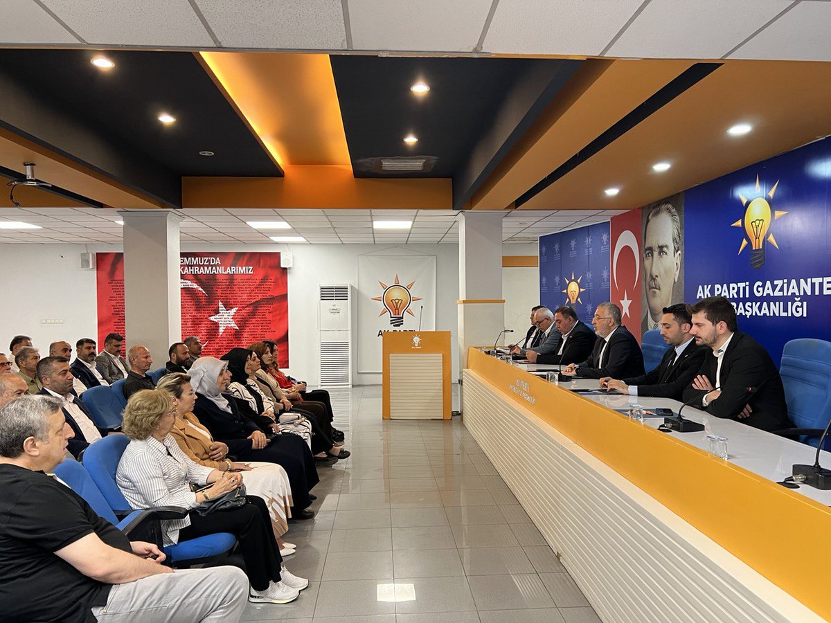ErtugrulTEYMUR's tweet photo. Haftalık Olağan İl Yönetim Kurulu Üyelerimiz ile istişare ve değerlendirme toplantımızı gerçekleştirdik.

Toplantımızın hayırlara vesile olmasını temenni ediyorum. https://t.co/RizeCQsUvF