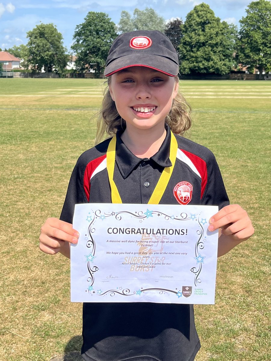 Perfect final win for Francesca with the girls@DownsendSport today ⁦@SurreyCricketFd⁩ Starburst U11 Cricket tournament. 9 fantastic years @DownsendSchool ❤️🖤🙏🏻 #Surreycricket #girlscricket #smashit #wegotgame #teamdownsend