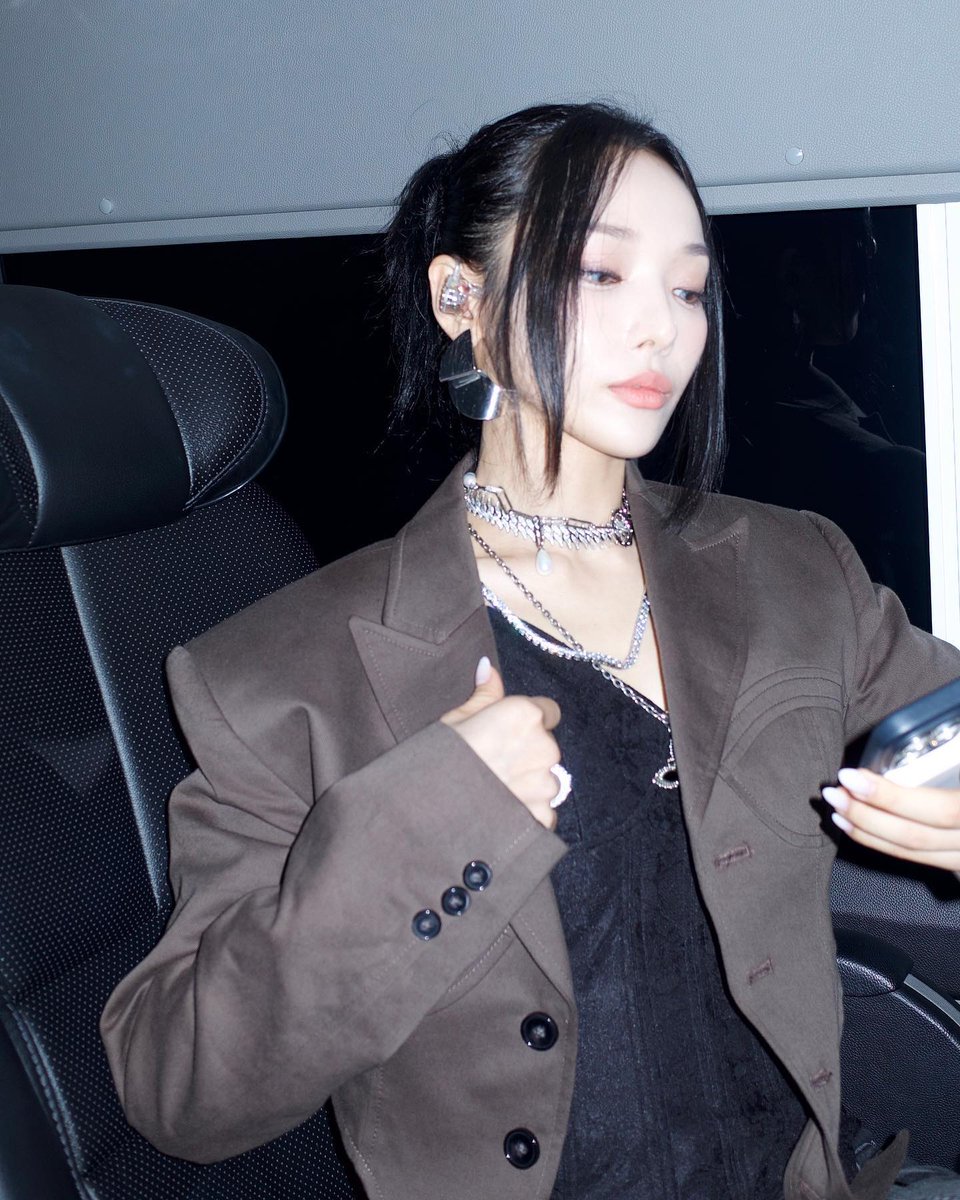 #전소민  #SOMIN
                            #카드 #KARD.