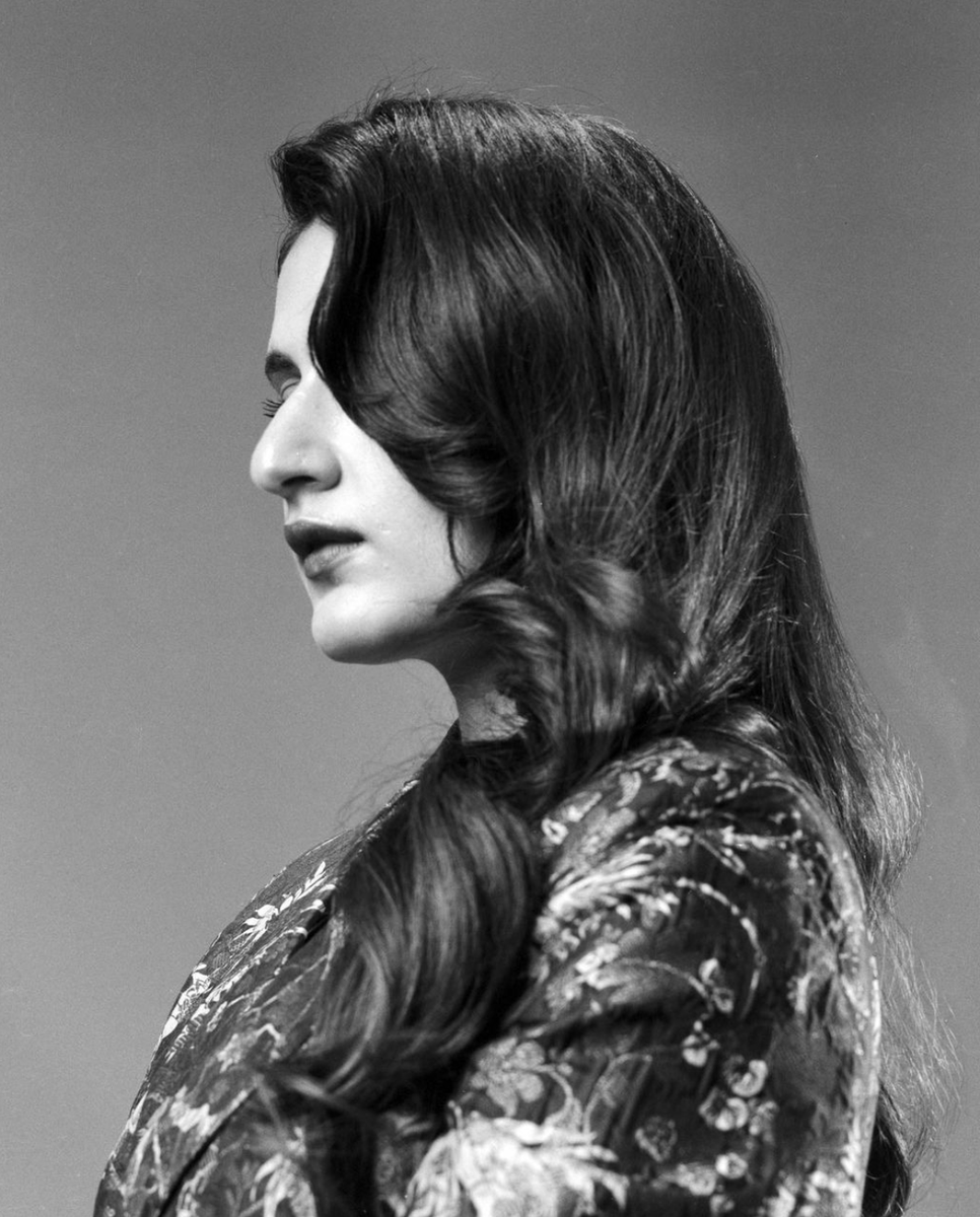 Monochrome moments ft. #FatimaSanaShaikh. 🖤🤍