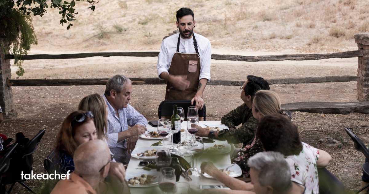 takeachef's tweet image. Get ready to embrace the radiant vibes of summer! ☀️🌸 As the sun dazzles and the warmth surrounds us, let our private chefs create unforgettable moments for you.

#PrivateChef #TakeaChef #PrivateChefExperiences
#SummerIndulgence #UnforgettableMemories