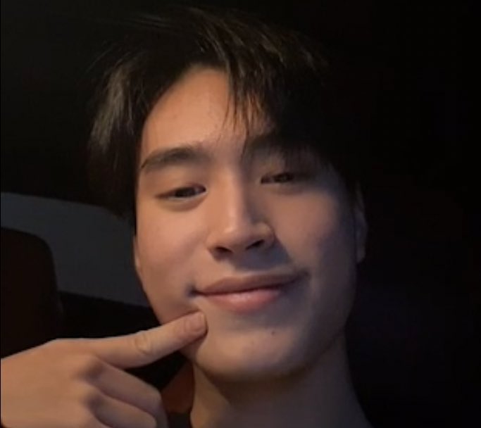 Geminilism's tweet photo. จิ้มแก้มโอนห้า หะ ให้หมดตัวเลยค่ะ บ้าน รถ ที่ดิน 😭🫵🏻 https://t.co/t1ELWsxQjb
