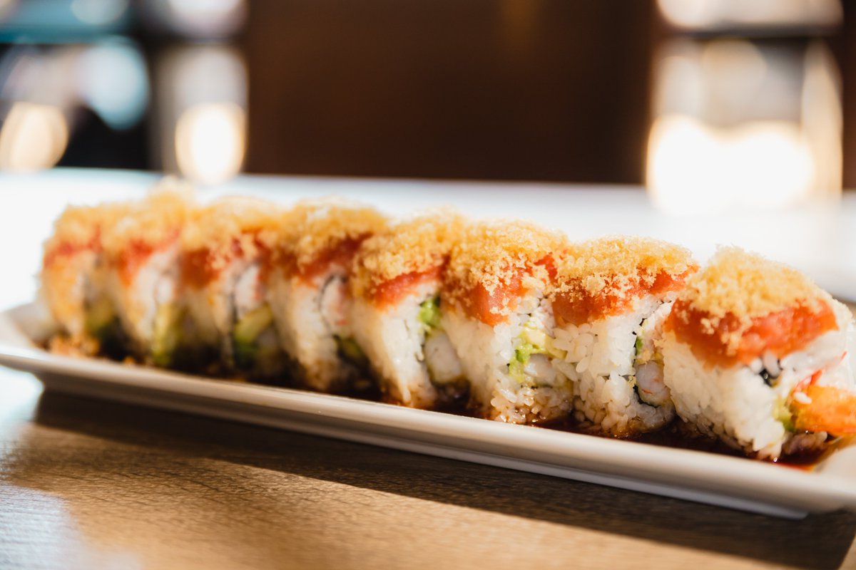 SushiLoungeSD's tweet photo. Friendly Reminder!
Chronic Rolls are half price every Monday at Sushi Lounge - only $7 each!        

CHRONIC ROLL   
shrimp tempura, avocado, krab, cucumber topped with spicy tuna, tempura flakes, sweet soy glaze       

We are open 11am until 9:00pm tonight. See you soon! https://t.co/VQcD348nFb