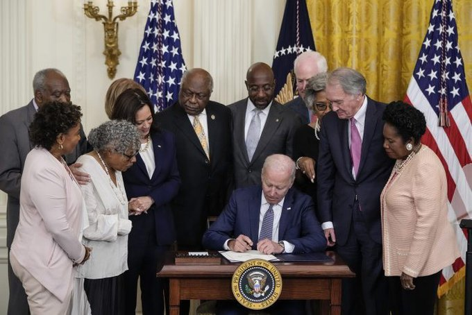 bFontleroy's tweet photo. Q: How does a government with a debt like yours justify creating a new holiday? Juneteenth?
@VP #NFTABC
https://t.co/4OYDA1sRoP
https://t.co/JxnJ41nb0k
โ๏ธ๐โ๏ธ
Fallout101
https://t.co/SLCc9lhVKU https://t.co/ewWIYiqL8K