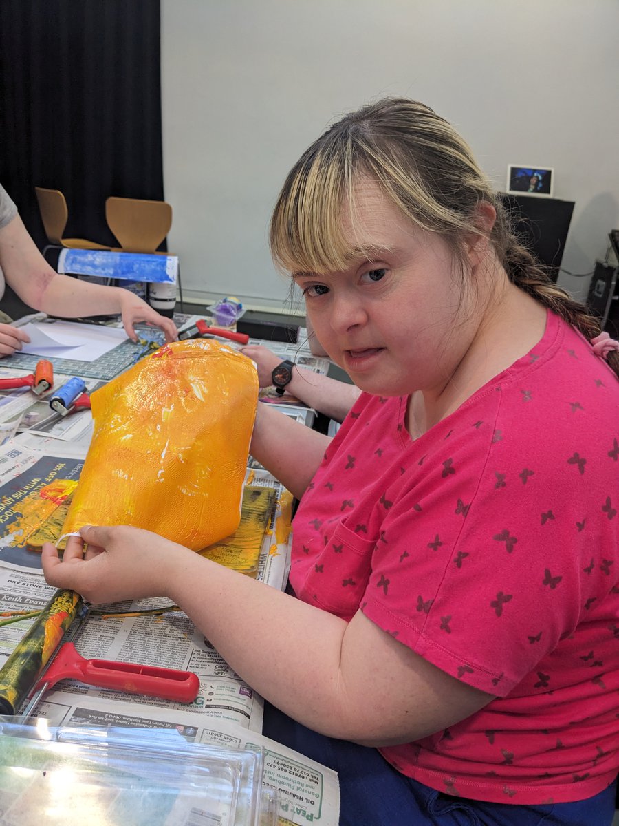 levelcentre's tweet photo. Our #LevelMakes group are trying gel printing with
@brew_projects today. At least they shouldn't have any problems getting the ink to dry in this weather!
#LetsCreate #LearningDisabilityWeek @ace_midlands https://t.co/dvTxulPKIU