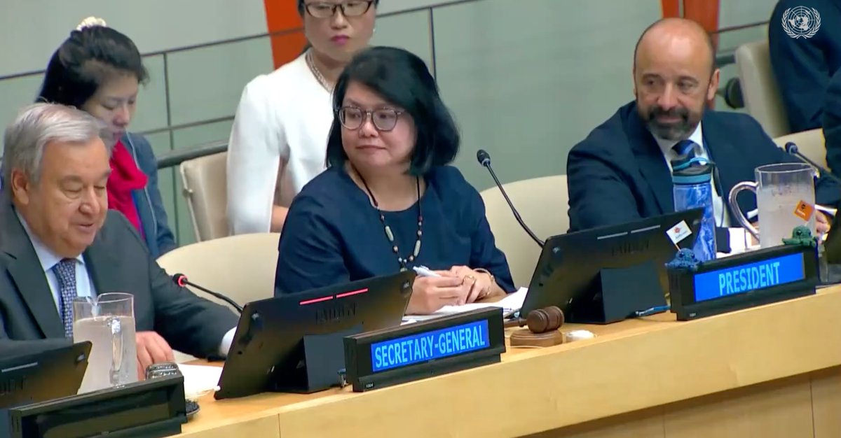 🇺🇳SG at #HighSeasTreaty 'Around the world ocean is under threat in many fronts...we are polluting our waters with chemicals, plastics & waste. #BBNJ is vital to address those threats & ensures sustainability of those areas not cover under national jurisdiction' #plasticstreaty