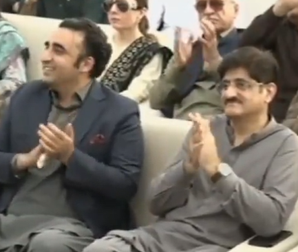 A_ProudCivilian's tweet photo. تاریخ تو بن گئی✌️✌️✌️ #MayorKarachiBilawalKa  
اب جماعتیے ، انصافیے لکیر پیٹیں 
یا متحدہ کے "متحدہ دھڑے "  لسانیت پر مبنی راگ الاپتے رہیں
#کراچی نے آخر اپنا مینڈیٹ منوا لیا 
 #CongratulationsPPP https://t.co/VPJZR3Qs6w