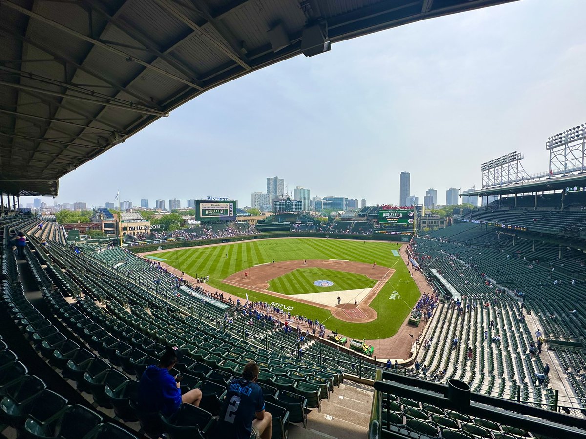 louiez28's tweet photo. 6/18/23 #FathersDay2023 #FathersDay #WrigleyField #LouBedoyaPhotography #Cubs #Orioles #BALvsCHC #Chicago #Baseballπ https://t.co/imudUQffQr