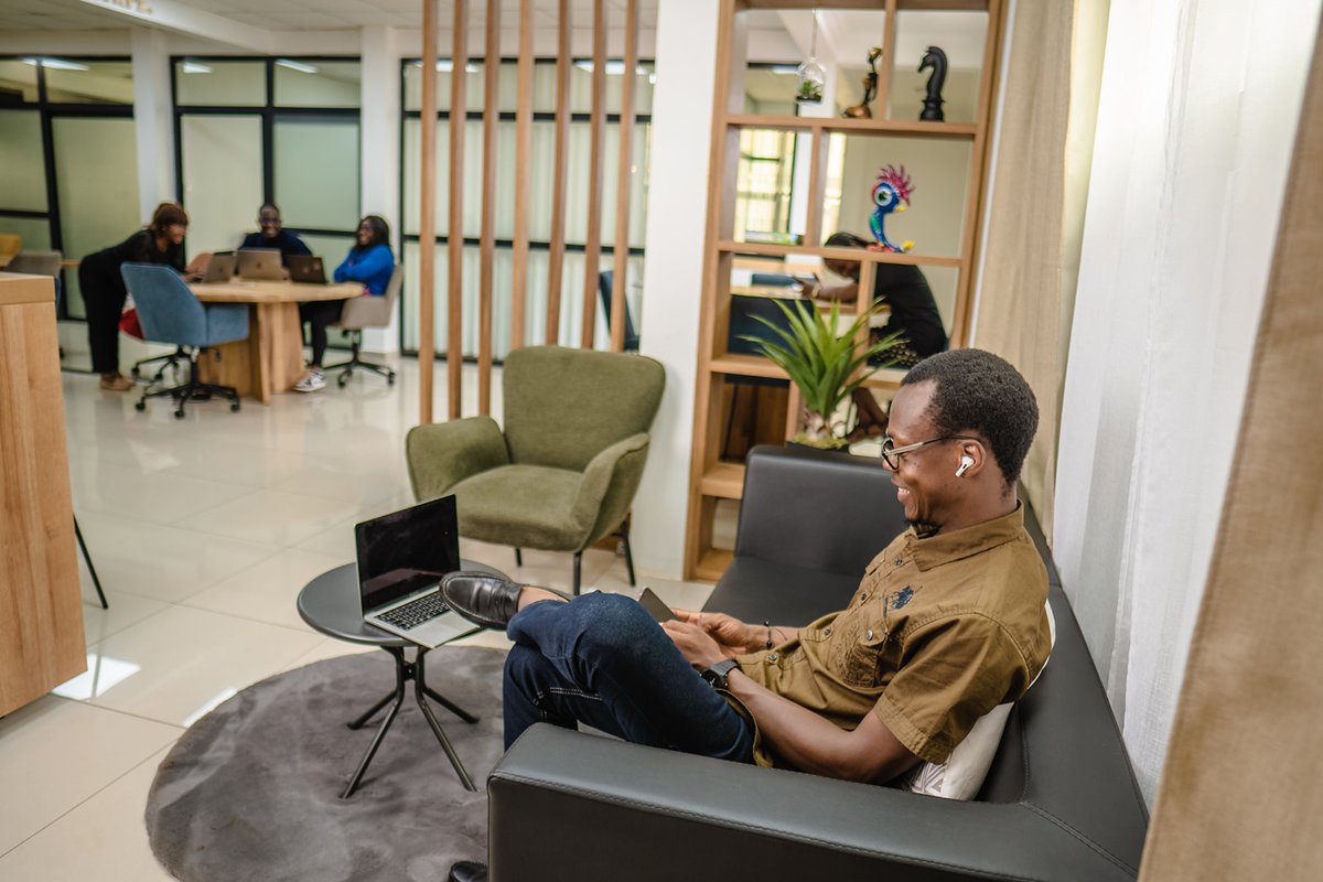 Another week, another chance to make a difference. Let's start this Monday with a positive attitude and a commitment to excellence. Together, we can achieve great things! #OfficeMood