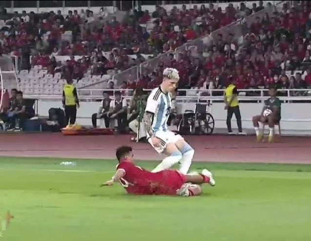 Hang it in L̶o̶u̶v̶r̶e̶ Museum Nasional. 🖼