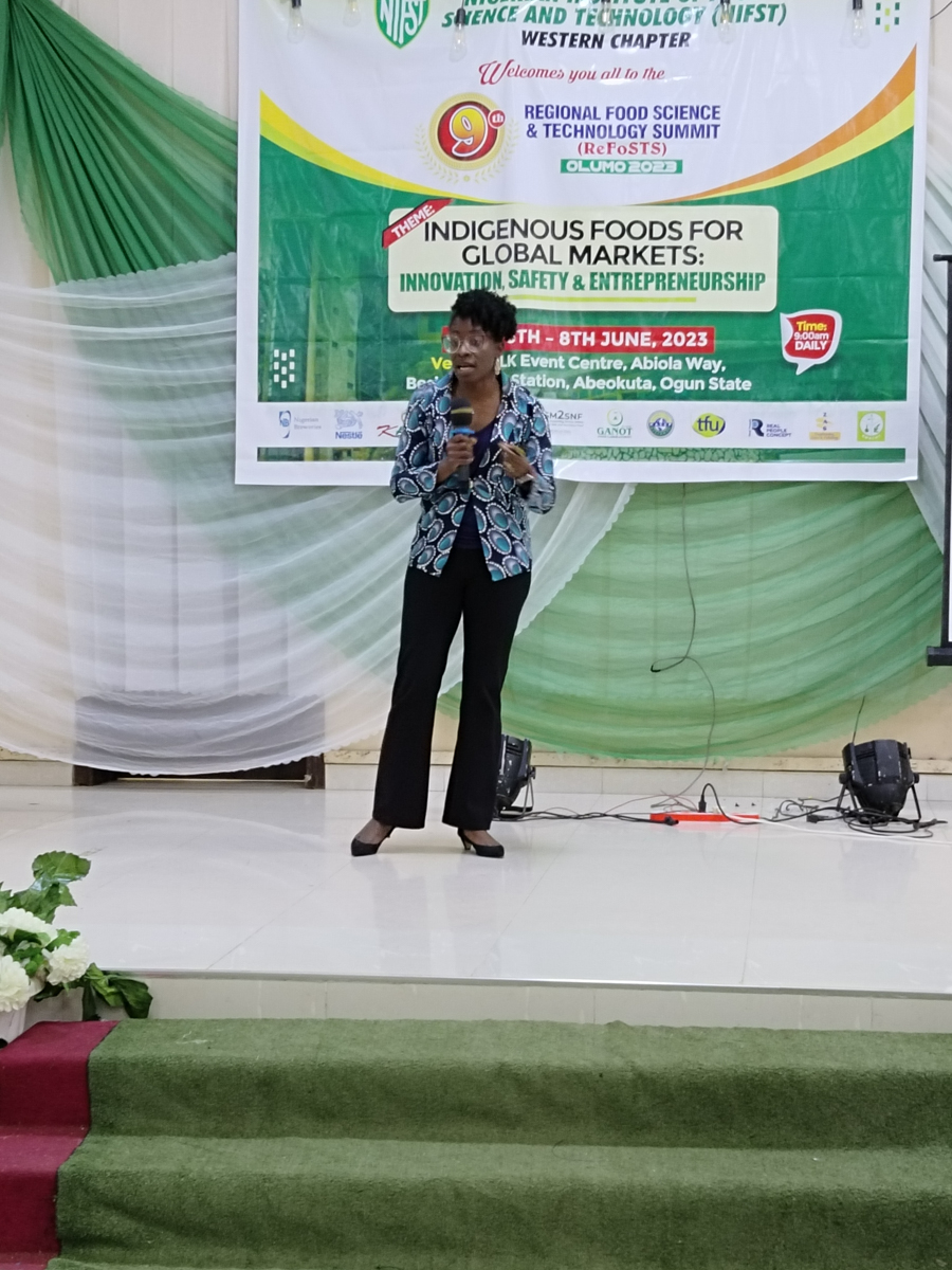 foodsecuritylab's tweet photo. More photos from the RSM2SNF project at the NIFST conference in Nigeria. @SawedaTasie, Prof Adewale Obidina, & Ms Itohan Martins presenting food safety in Nigerian retail food markets. #RSM2SNFproject #SafeVegetables https://t.co/bEJ0Exvpe9