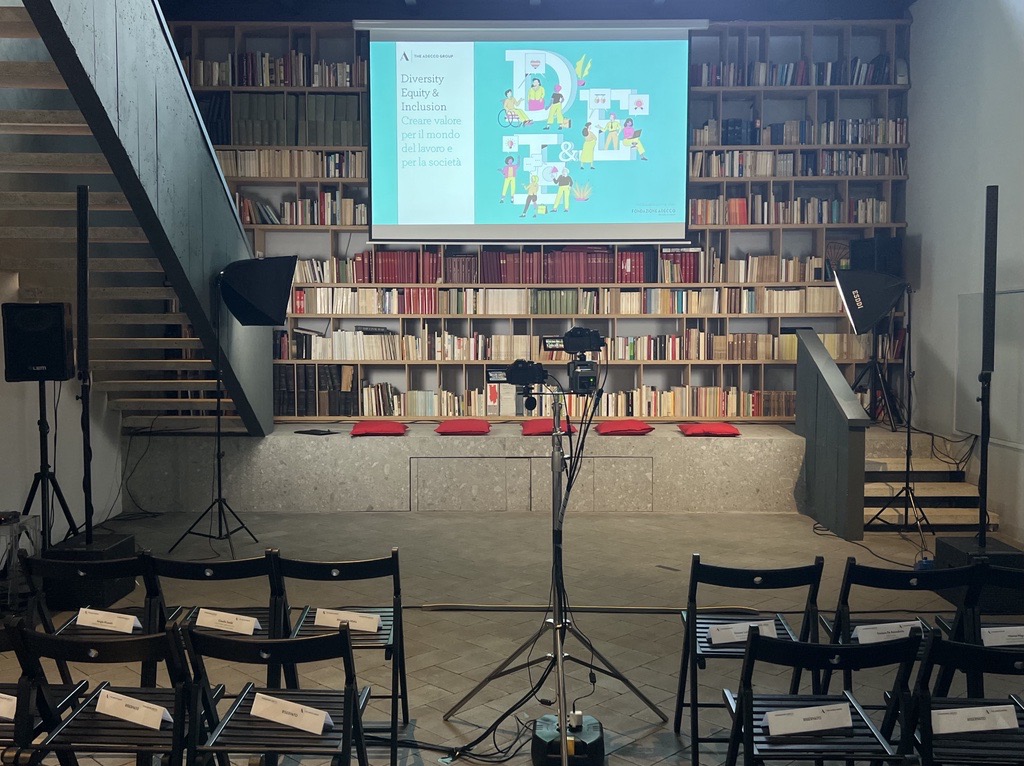 Inizia ora "Diversity, Equity &amp; Inclusion: come creare valore per il mondo del lavoro e per la società", l'evento che abbiamo organizzato  in collaborazione con <a href="/FondAdecco/">Fondazione Adecco</a>. 
Segui la diretta: bit.ly/3NyHoWX 
#diversity #equity #inclusion