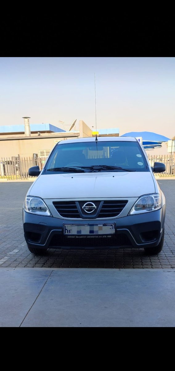 Zumba_Lethabo's tweet photo. NP200, 2018 model for sale. 159 000km on the clock.  #Pride2023 #GirlTalkZA #UkraineWar #Pride2023 #ShakaiLembeMzansi @2022AFRICA https://t.co/t7SHuWzmXG