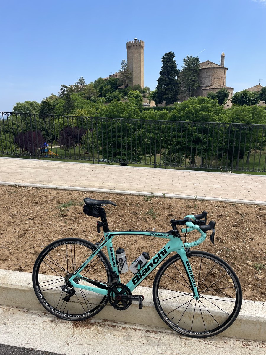 Italia_D1979's tweet image. Laatste rondje in de marche…. Italie is weer goed voor ons geweest… #lsrf kofferbak vol met lekkers 🍇🍈☕️🍷
@laurenstendam @StefanBolt 
#pantani #pelegrina 🇮🇹🇮🇹