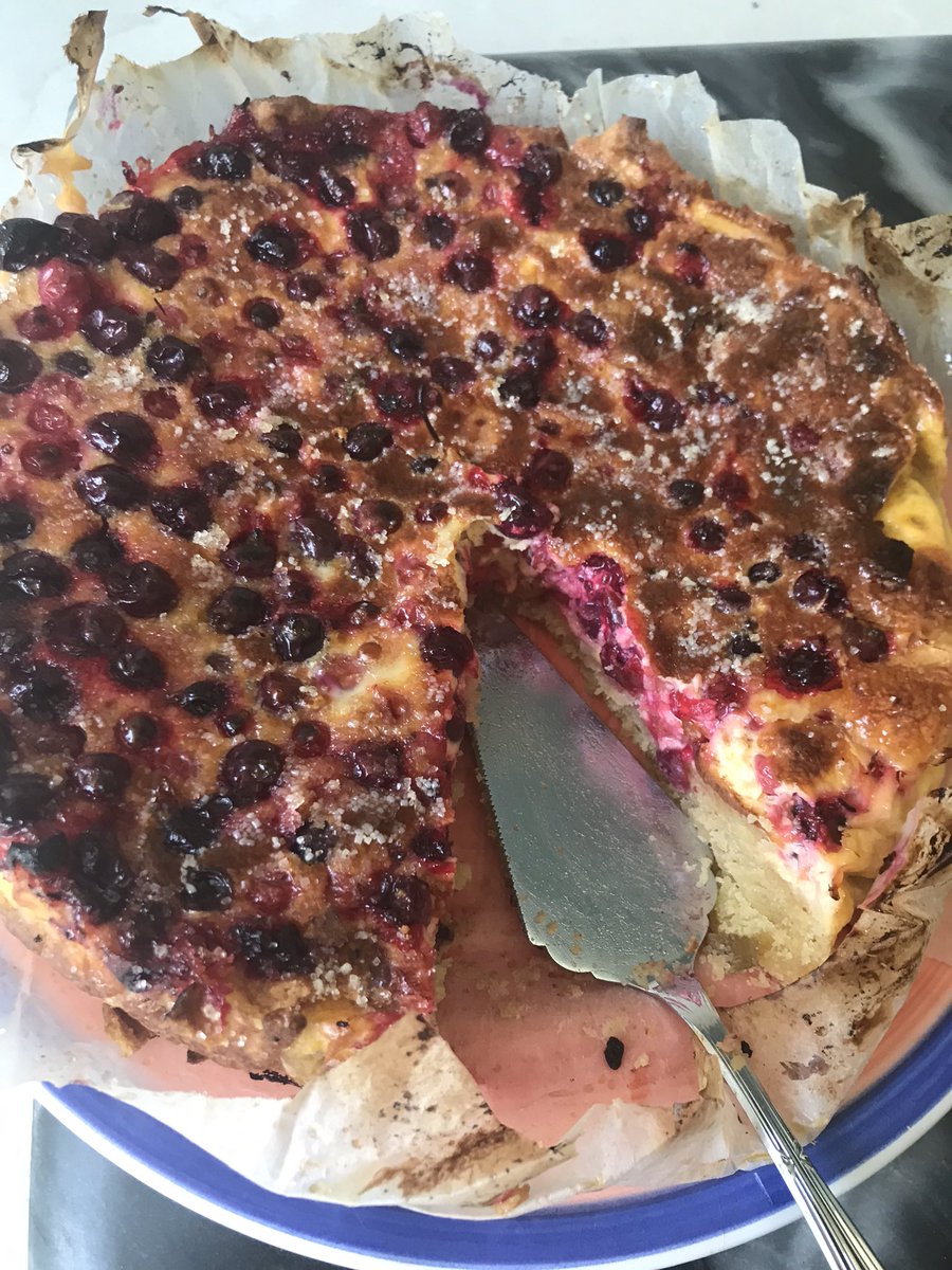 Yum. Nice way to use up last years black and red currants. Based on Burnt Blackcurrant  Tart  in a Jane Grigson book 
#allotment #gyo #glut #nofoodwaste