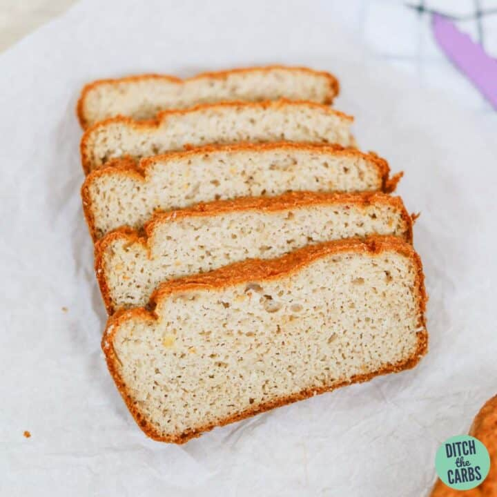 the easiest, tastiest #ketosandwichbread you'll ever make or eat! ditchthecarbs.com/easy-keto-whit…
