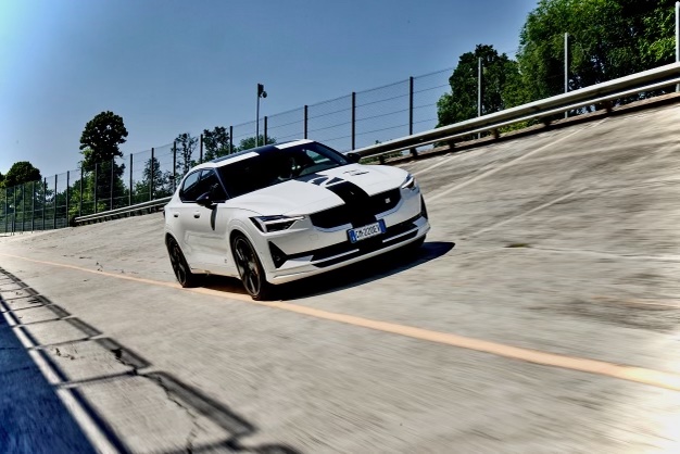 Italy got its first real taste of Polestar performance this weekend during the annual MIMO. Customers and media had the unique opportunity to test drive our limited edition Polestar 2 BST edition 270 on the historic banked oval of the legendary Monza track. #MiMO #Polestar2 $PSNY