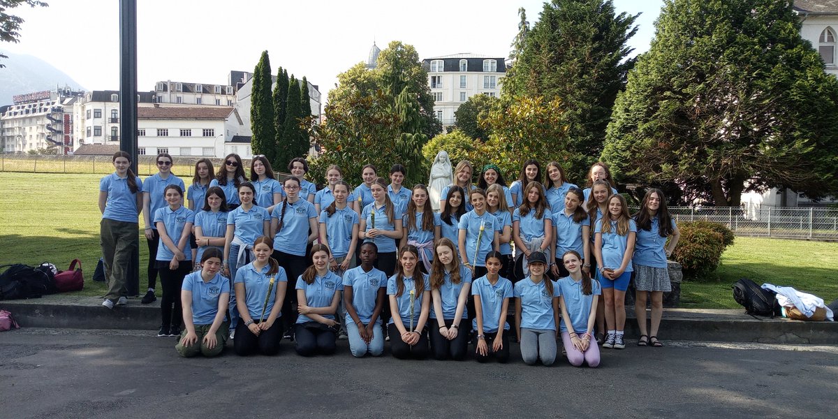 Some final impressions of Gavarnie and Lourdes, praying for all our intentions and for the intentions
<a href="/uptonhallfcj/">@UptonHallFCJ</a>. It's been a wonderful pilgrimage.🙏😇