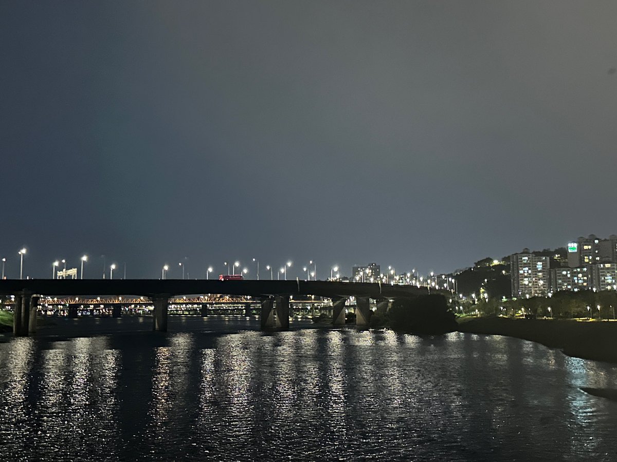 oh so chaewon went on a midnight bike and ramen date with minju on the last day of her day off like she made time to see her before everything gets busy for her again 🥺