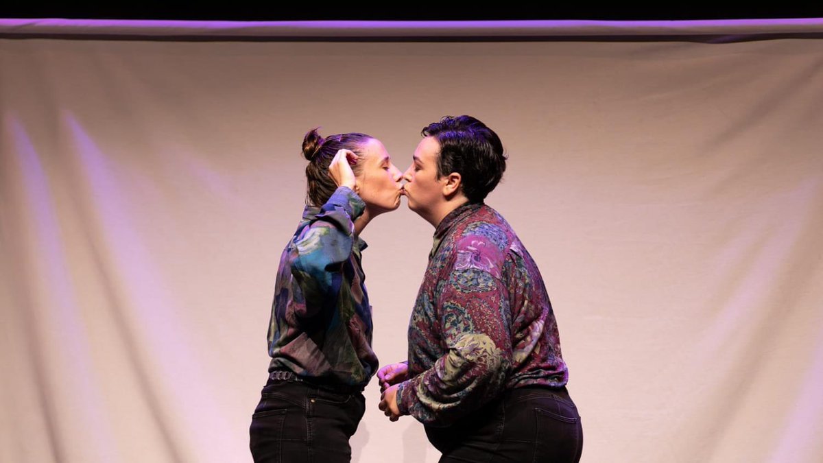 Este xoves 22 de xuño ás 21h. no Principal, fin de xira de #ElisaeMarcela con A panadaría. Non deixedes de gozar deste multipremiado espectáculo.
Entradas en Ataquilla.com a 8€ (4€ para carné xove, desempregadxs e maiores de 65).👉🏼shorturl.at/xD279
<a href="/Pontevedrate/">Concello de Pontevedra</a>