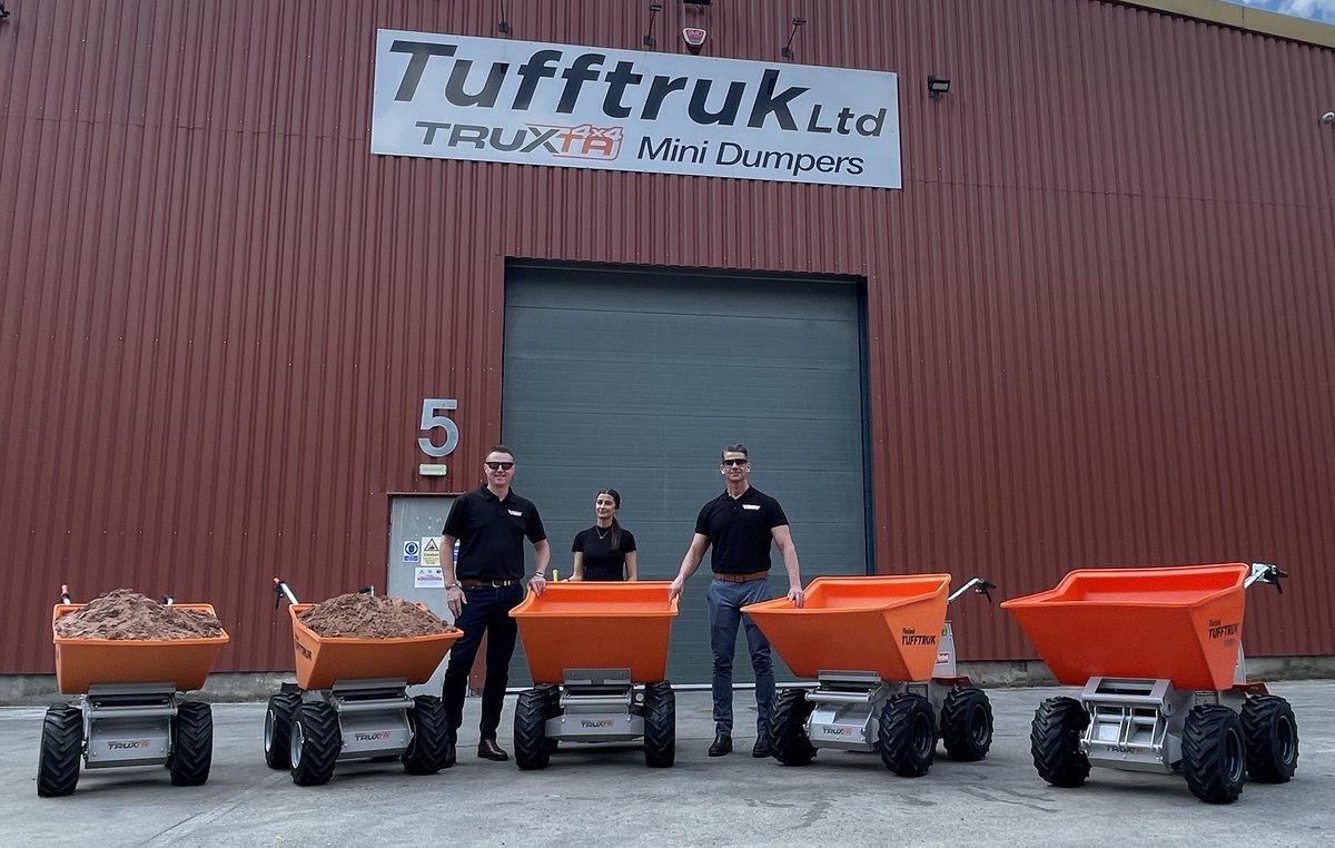 TruxtaUK's tweet photo. Our partners from Down Under visit us to see our latest range. Troy and Michael from @Flextool 
They came all the way from 🇦🇺Australia to check out our latest TRUXTA range including the NEW EB800 and EB300 2WD, EB300 4x4 &amp; EB500 4x4 battery 🔋powered minidumpers
#truxta #flextool https://t.co/eKbqLAKw0g