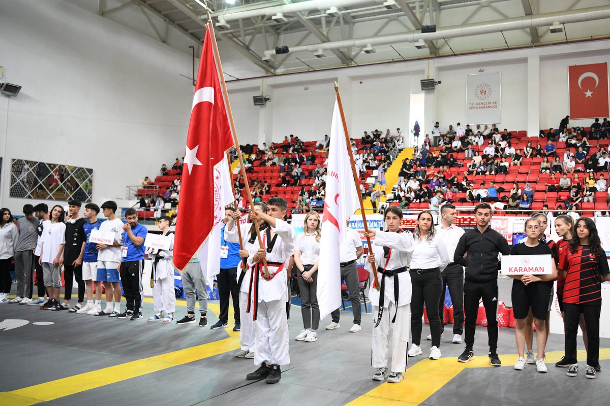 KaramanValiligi's tweet image. Valimiz Sn. Tuncay Akkoyun’un katılımıyla Adil Türk &amp;amp; Cemal Toman Gençler Taekwondo Türkiye Şampiyonası Açılış Töreni gerçekleştirildi.

📍Merkez Spor Salonu 

👉 karaman.gov.tr/valimiz-sn-tun…