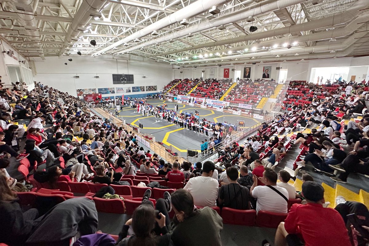 KaramanValiligi's tweet image. Valimiz Sn. Tuncay Akkoyun’un katılımıyla Adil Türk &amp;amp; Cemal Toman Gençler Taekwondo Türkiye Şampiyonası Açılış Töreni gerçekleştirildi.

📍Merkez Spor Salonu 

👉 karaman.gov.tr/valimiz-sn-tun…