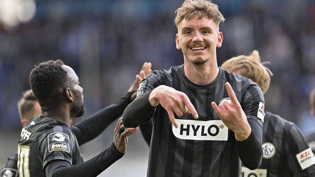 Nick Woltemade (21 yrs) is one of the most talented young forwards in Germany.

An irreplaceable figure in SV Elversberg's promotion, &amp; the youngest 3. Liga POTS since Hakan Çalhanoğlu.

Let's take a look at what makes him special! ⭐️

++ VIDEO THREAD ++ 🧵