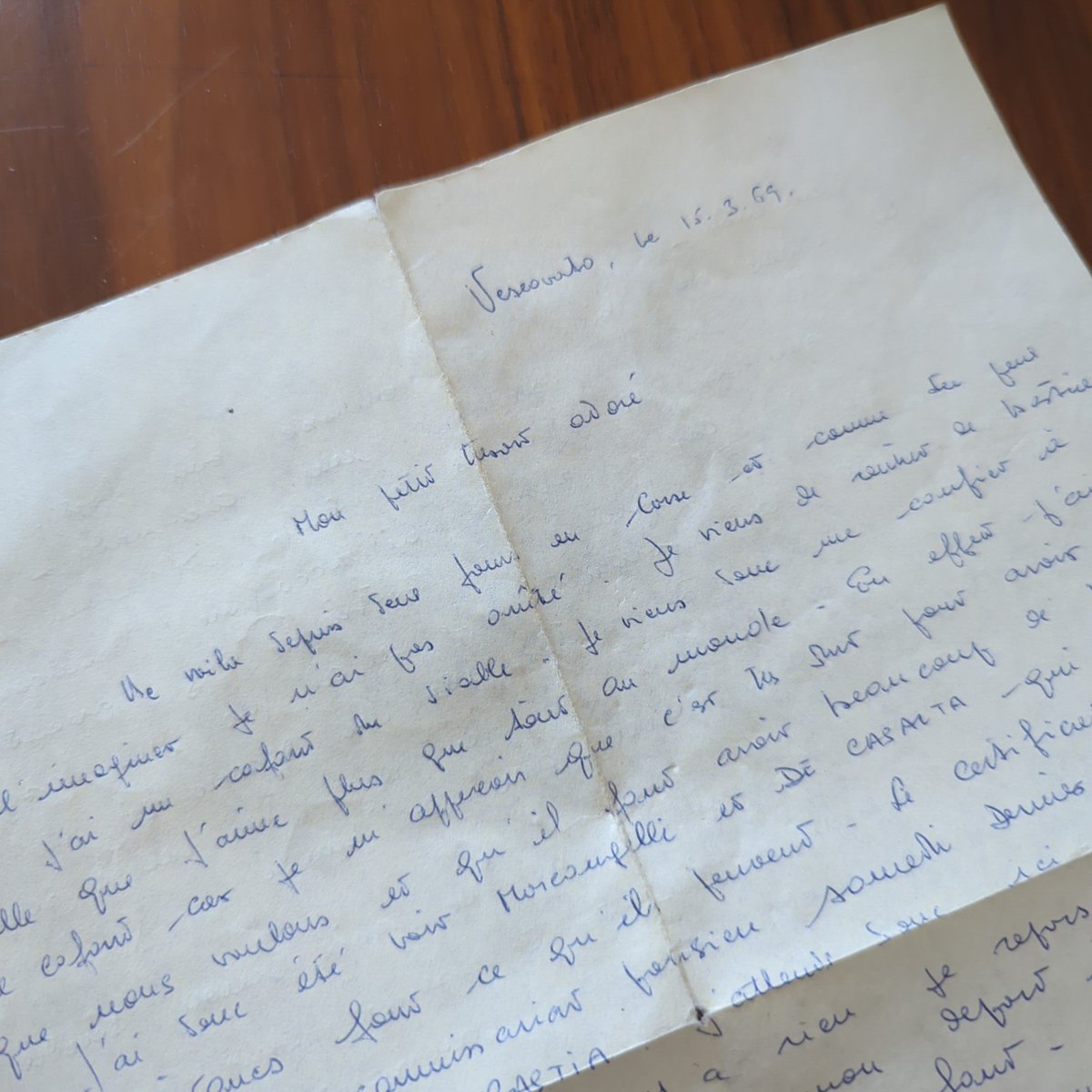 Pas vraiment le genre de la maison mais : J'ai trouvé une lettre d'amour sur le Bd Lantivy Écrite le 15/03/1969 a Vescovato Et je pense que la personne qui l'a perdue serait heureuse de la retrouver Allez Twitter use de ta magie #ajaccio #vescovato #corse