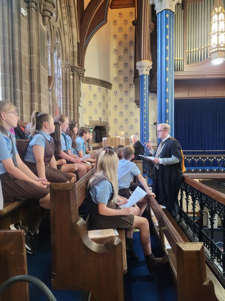 So proud of these wonderful young singers from @stfrancisoa who sang so well at the @UofGlasgow Graduation Mass celebrated by @rcmotherwell Bishop Toal .@ChoralDoM @nationalssp @HamishOgstonFdn
