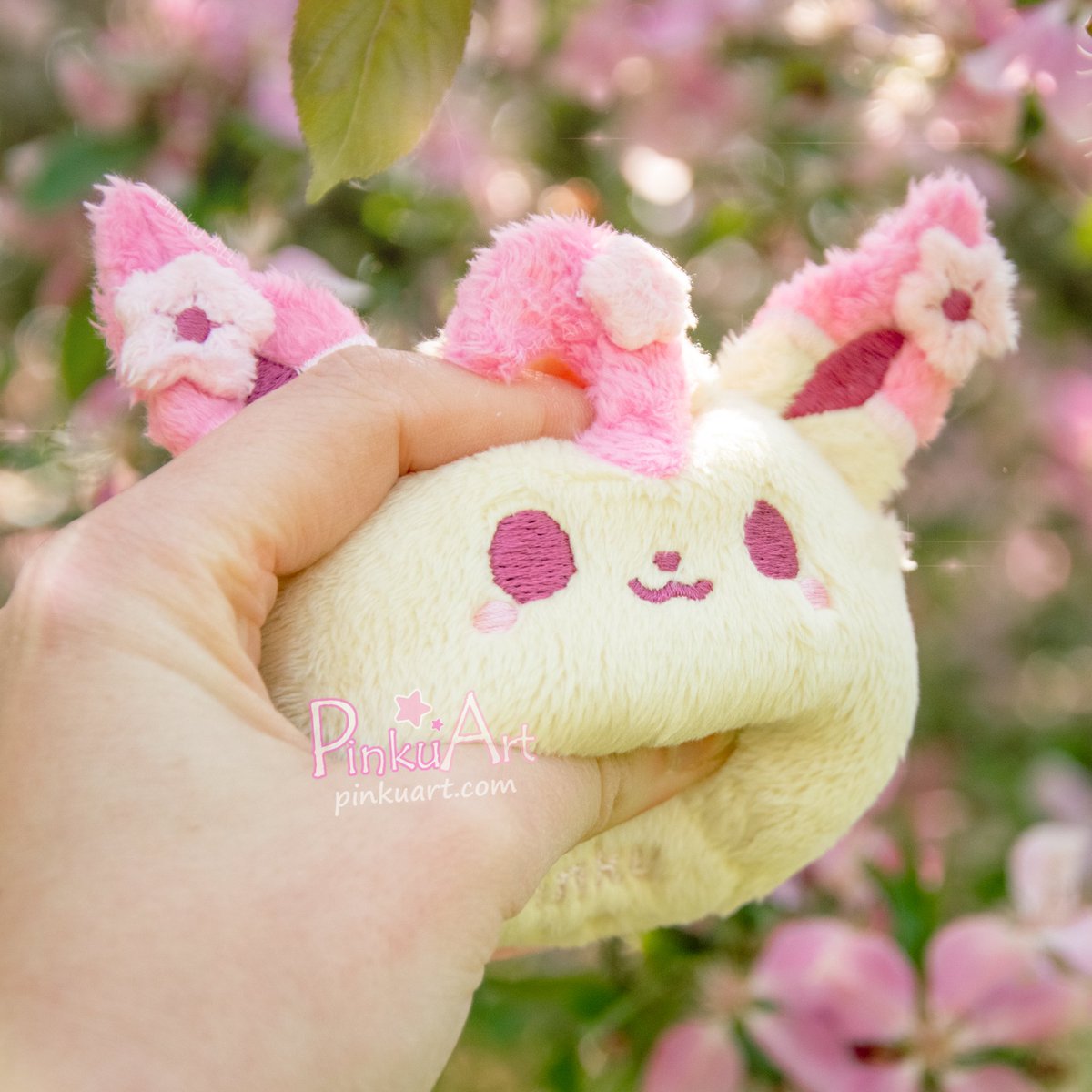 Pinku_Art's tweet image. Mmmh.. Sakura Leafeon Mochi.
*𝑺𝒒𝒖𝒊𝒔𝒉*
Sending out June's Newsletter tomorrow 🌸