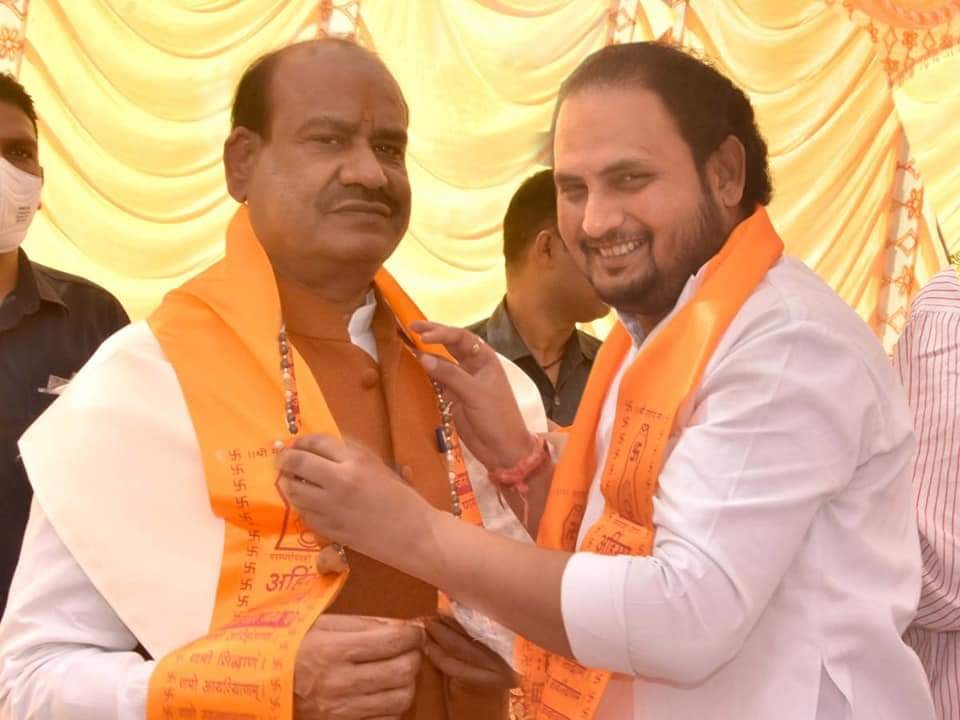 iAkhleshjain's tweet photo. मा.लोकसभा अध्यक्ष श्री @ombirlakota जी को 17वीं लोकसभा के अध्यक्ष के रूप में ऐतिहासिक व अभूतपूर्व कार्यकाल के 4 वर्ष पूरे होने पर हार्दिक बधाई।@cpjoshiBJP @chshekharbjp @DrSatishPoonia
#4Yearsof17LS #OmBirla https://t.co/VexAJI5zwC