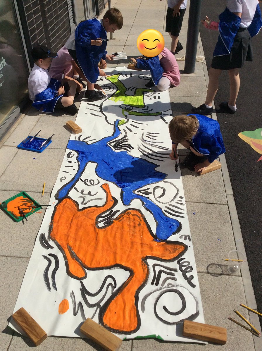 SPMVElm's tweet photo. Today in art club we were inspired by the artist Keith Harring and made our own street art! https://t.co/sVM7YYtRPk