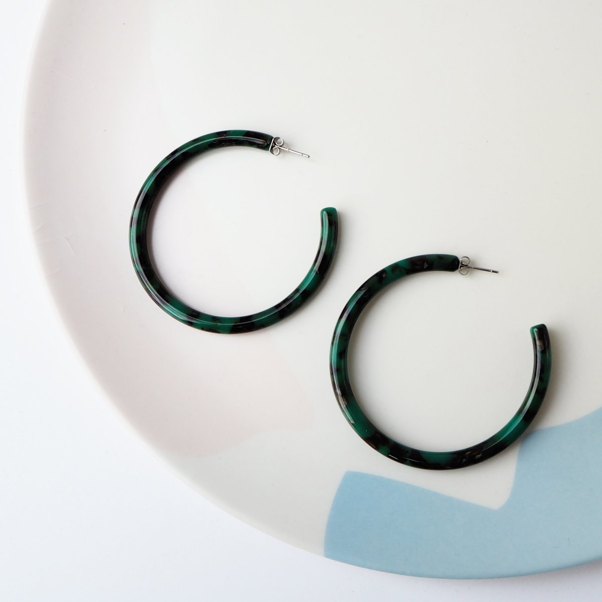 CustomMadeUK's tweet image. SAMPLE SALE! We have just added new pieces to our sample sale and until 11pm tonight you can get a further 20% off all sale items with code 20SALE custommadeuk.com
Picture: Forest Statement Hoop Earrings
#Sales #samplesale #salehere