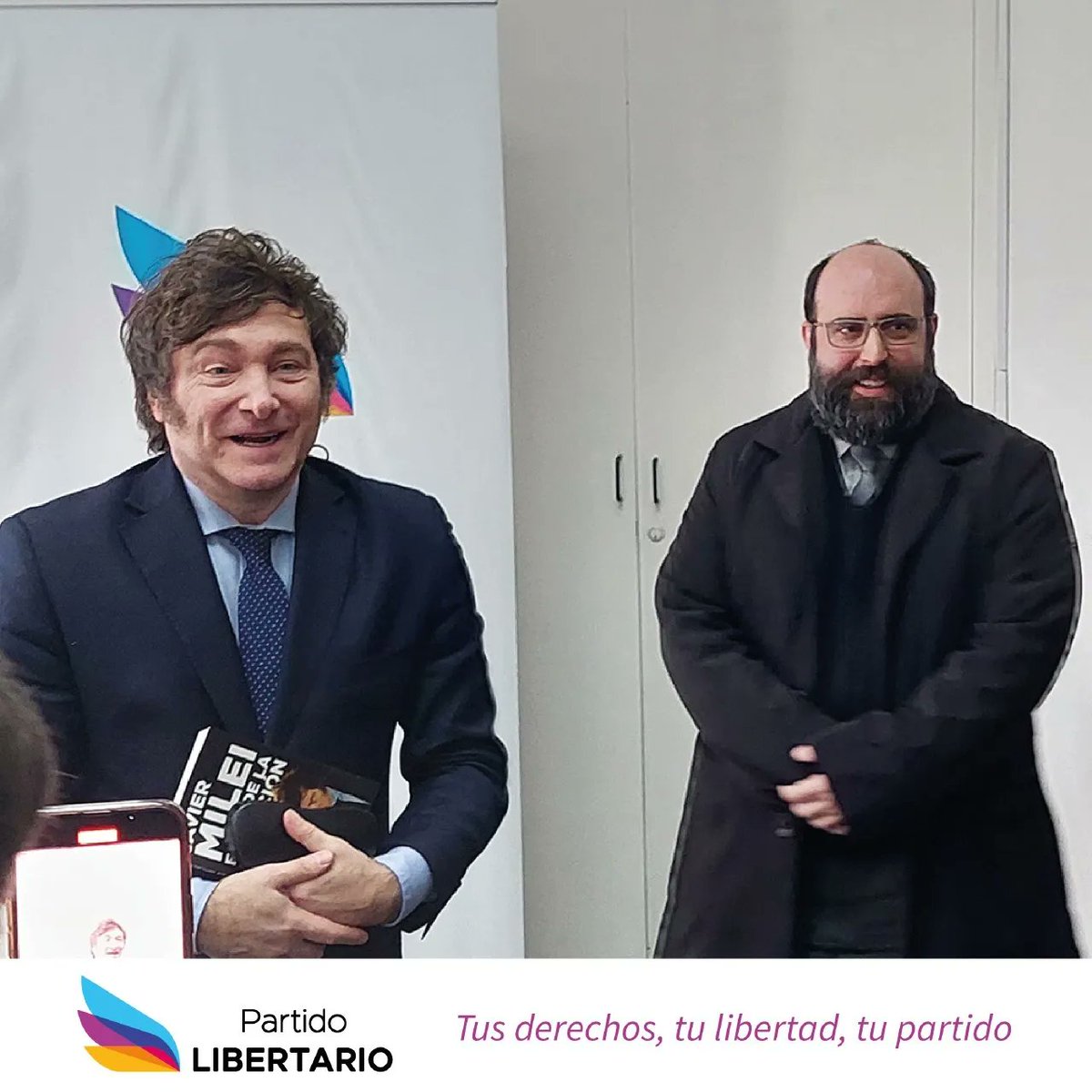 LibertarioCABA's tweet photo. Como siempre, acompañando a Javier Milei, Presidente Honorífico del Partido Libertario CABA y futuro Presidente de los Argentinos.

#SOMOSLIBERTARIOS
#SOMOSPL

@JMilei @NicolasEmma10 https://t.co/5cOpt5onTM