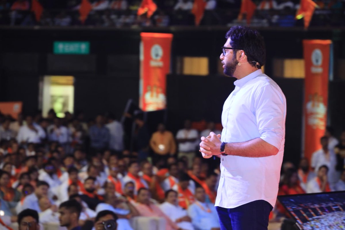 AUThackeray's tweet photo. काल झालेल्या शिवसेना (उद्धव बाळासाहेब ठाकरे) पक्षाच्या राज्यव्यापी पदाधिकारी शिबिरात, गेल्या काही ��र्षांत बीएमसीच्या माध्यमातून आम्ही मुंबईकरांसाठी केलेल्या कामांचा थोडक्यात आढावा मांडण्याची संधी मला मिळाली.

त्यावेळी सध्याचा बीएमसीचा दिशाहीन कारभार आणि आमचं शहर लुटण्यासाठी बेकायदेशीर मुख्यमंत्र्यांच्या मित्रांनी केलेल्या घोटाळ्यांबद्दलही मी बोललो.