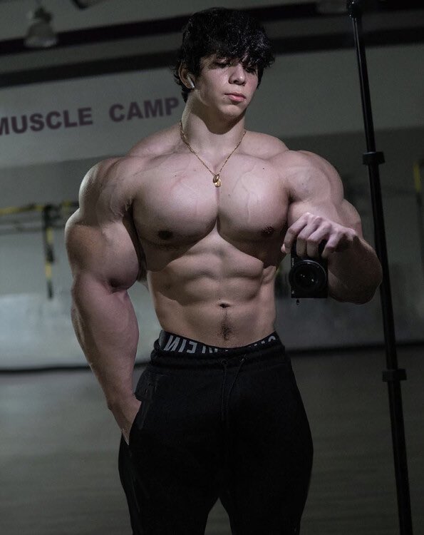 Ultra on Twitter "Check it dudes! I’ve never felt so huge in my LIFE